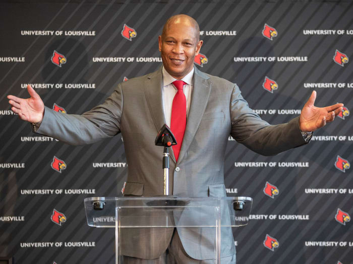 Kenny Payne at his introductory presser at Louisville